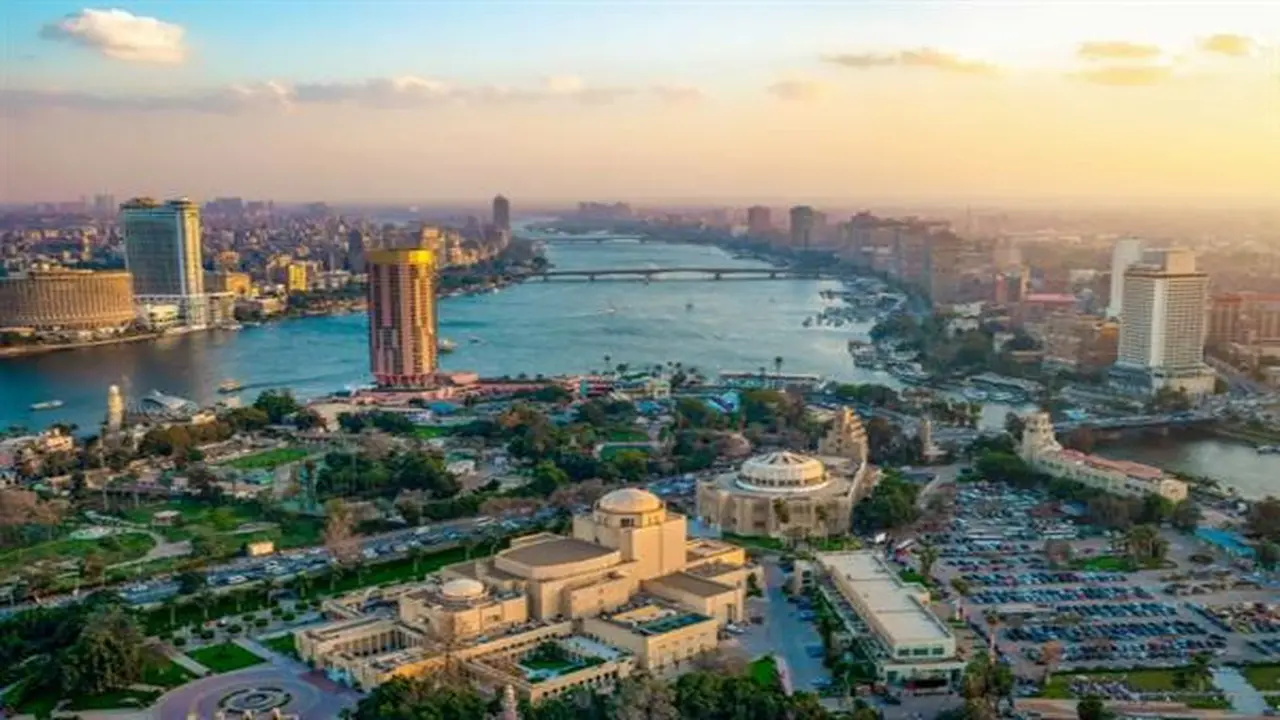 الأرصاد تتوقع طقسا مائلا للحرارة نهاراً و١٧ درجة صغرى بالقاهرة ليلاً